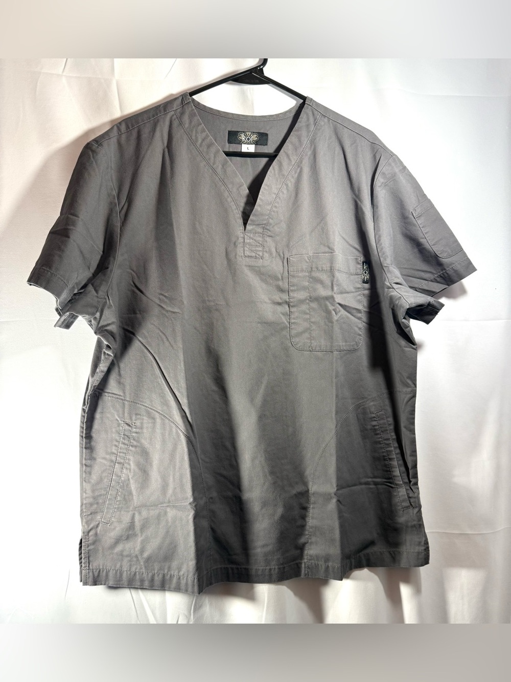 Koi Gray Short-Sleeve V-Neck Gray Scrub Top Size Large